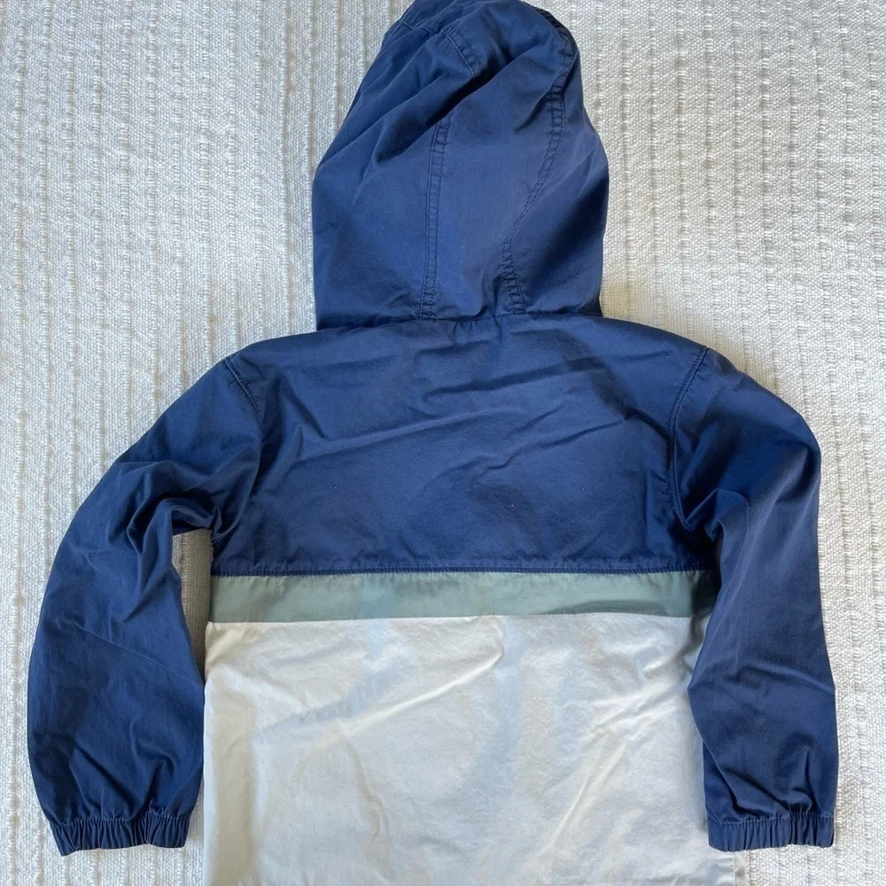 OshKosh B’gosh color-block hooded pullover jacket, cool casual style, size 5